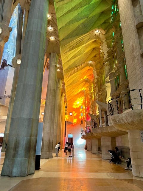 Sagrada Familia Guided Tour with Towers Access Gallery Image 2