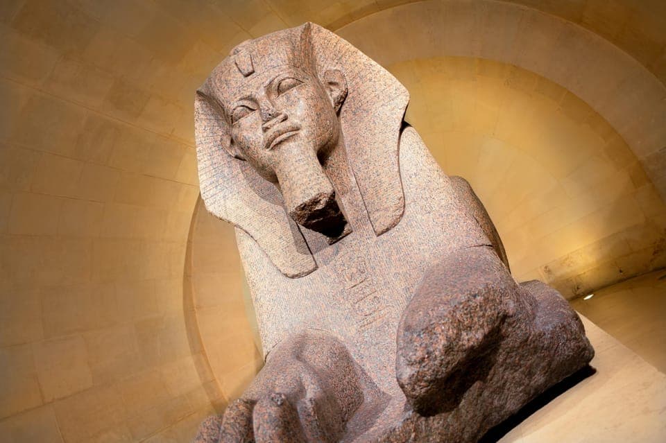 Mona Lisa & Treasures: 6-people Max Louvre Experience Gallery Image 3