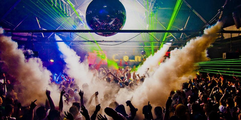 Nightlife Ticket with Champagne and Cruise Gallery Image 4