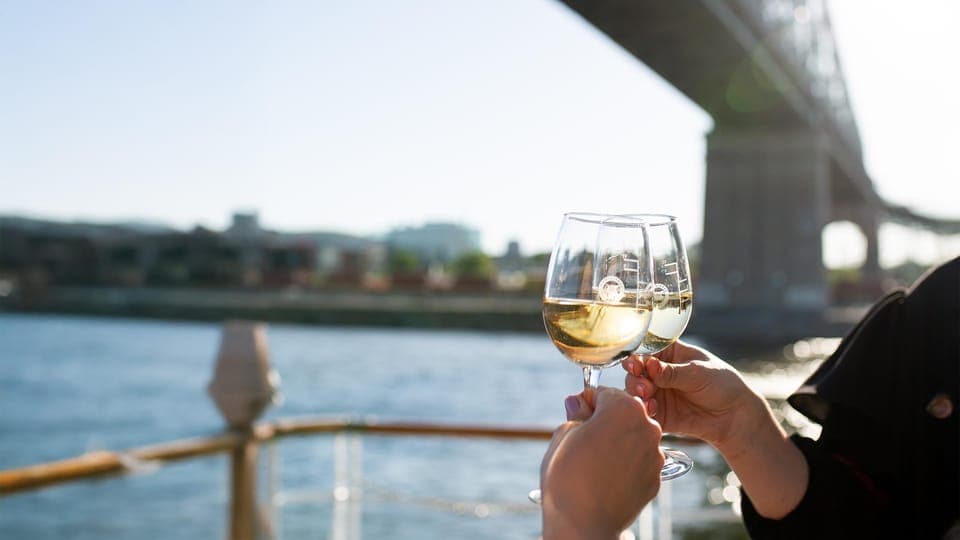 Montréal: 3 or 5-Course Dinner Cruise with DJ & Dancing Gallery Image 2