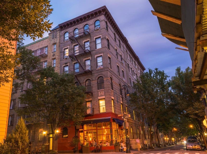 TV Show 'Friends' Private Car Tour & Tickets Gallery Image 1