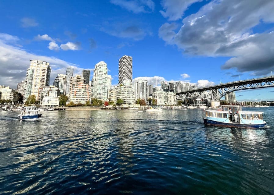 Guided Highlights Tour by Bike and Ferry Gallery Image 3