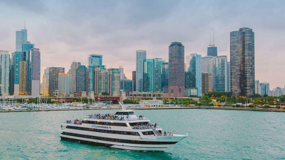 15. City Cruises Chicago: Lake Michigan Lunch or Dinner Cruise - Image 15
