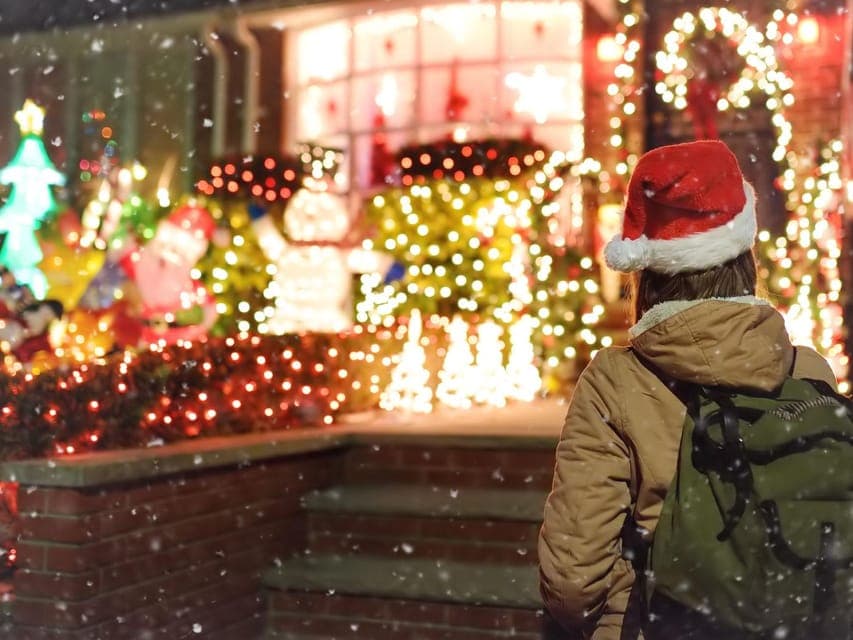 8. New York Christmas Lights Tour by BUS - Image 8