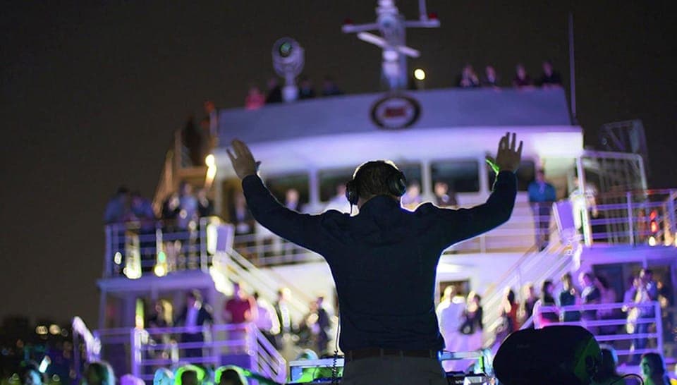 Montréal: 3 or 5-Course Dinner Cruise with DJ & Dancing Gallery Image 4
