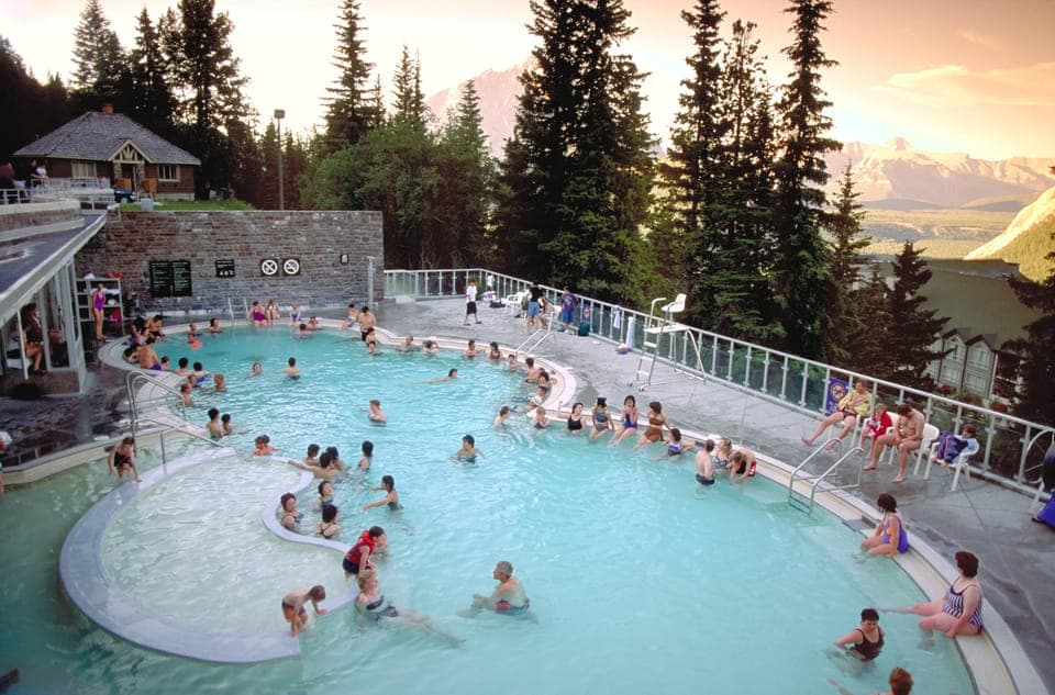 Banff National Park: Lake Louise & Upper Hot Springs Tour Gallery Image 4