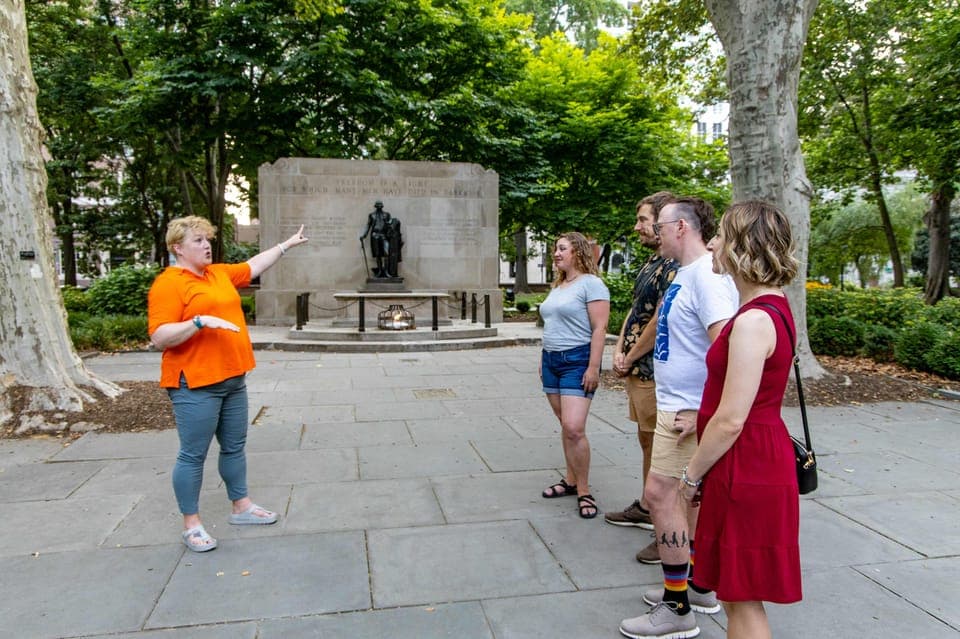 Independence Mall: Liberty Bell, Betsy Ross, Christ Church Gallery Image 4