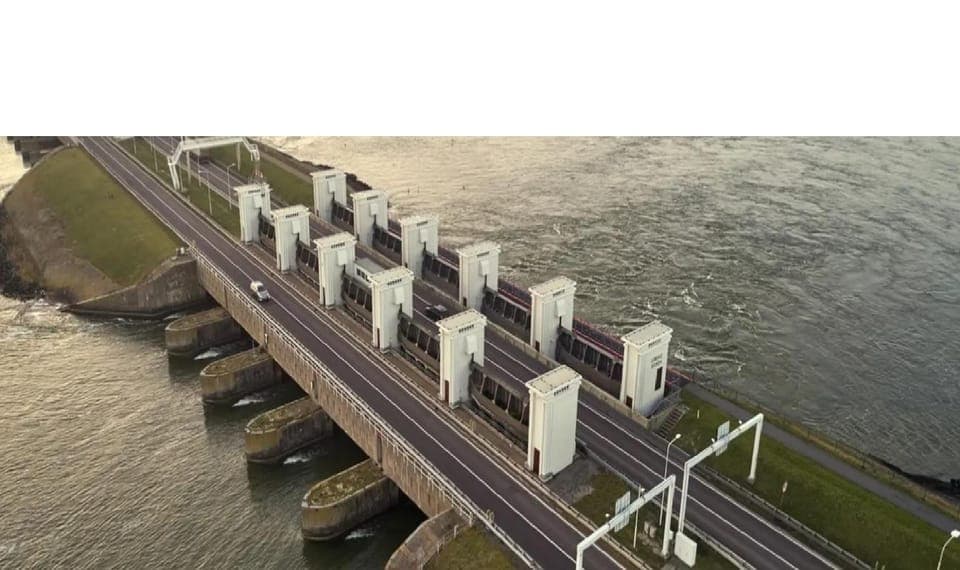 Afsluitdijk and Wadden Center Museum Private Tour Gallery Image 2