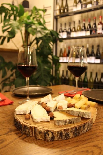 French Wine and Cheese Guided Tasting - Image 2