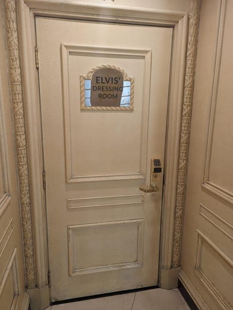 Elvis Presley History Walking Tour of Landmarks Gallery Image 2