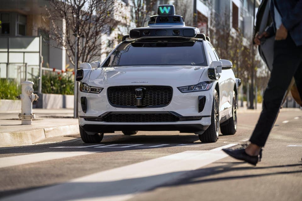 20 Minute Self-Driving Way-Moh Car Experience Gallery Image 1