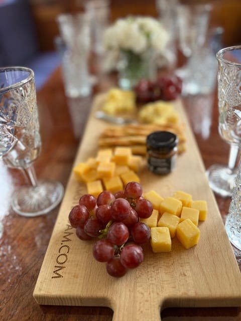 Luxury Cheese & Wine Canal Cruise Gallery Image 4