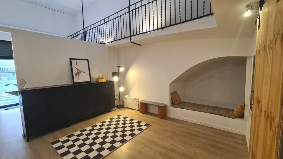 Pole Dancing Class Gallery Image 3