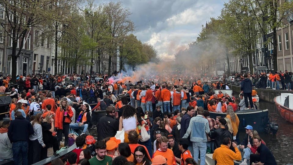 3 Hour Kings Day Boat Party with Unlimited Drinks Gallery Image 2