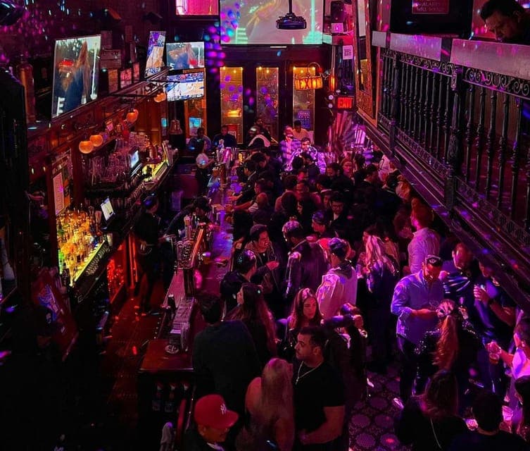 New York Pub Crawl Experience Gallery Image 2