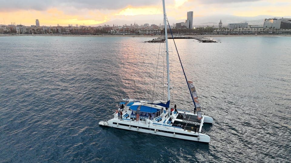Shared cruise with chill music - Image 6