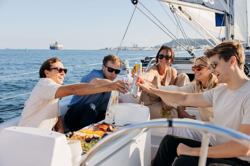 Relax on a Morning, Day or Sunset Luxury Sail Gallery Image 4