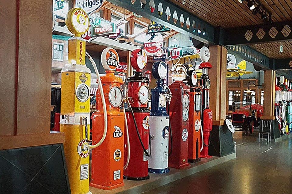 3.5-Hour Bus City Tour with Gasoline Alley Museum Gallery Image 2