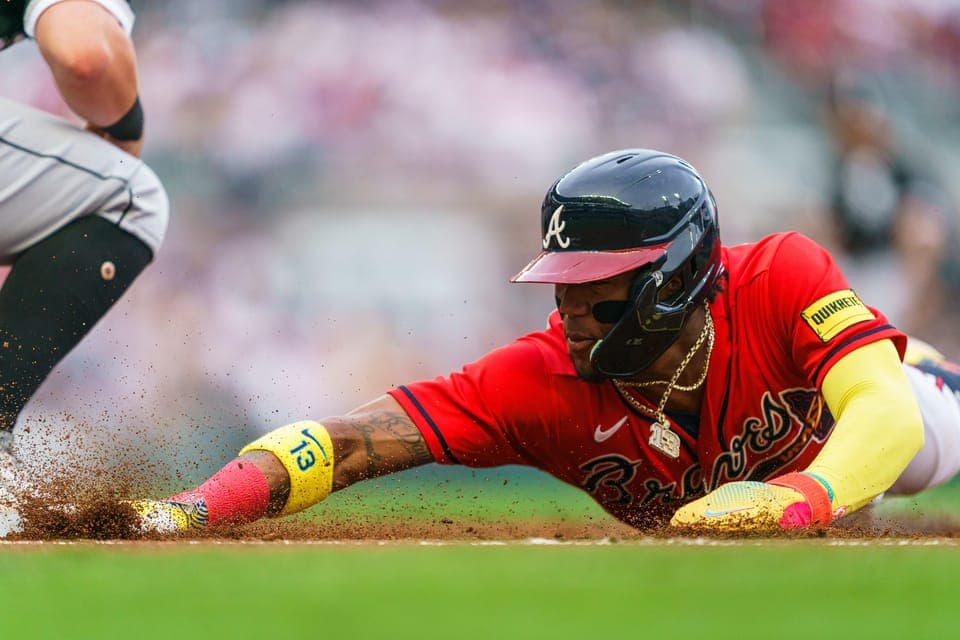 Atlanta Braves Baseball Game Tickets at Truist Park Gallery Image 4