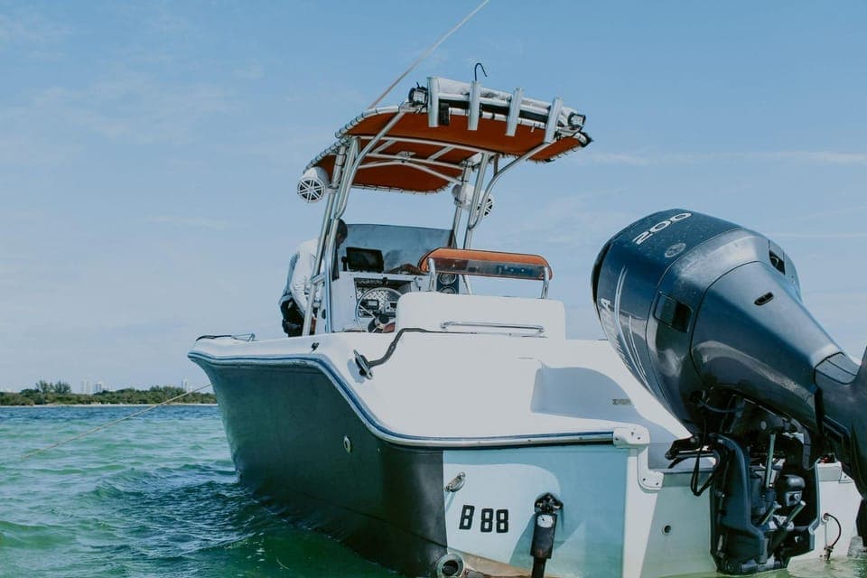 Miami's Unique Private Boat Tour: Discover & Enjoy Your Way Gallery Image 4