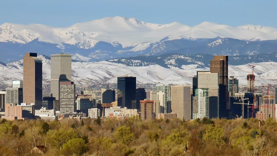 DEN Airport Private Transfer to Denver Downtown Gallery Image 3