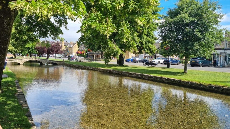 Stratford Upon Avon: Transfer to London via the Cotswolds Gallery Image 2