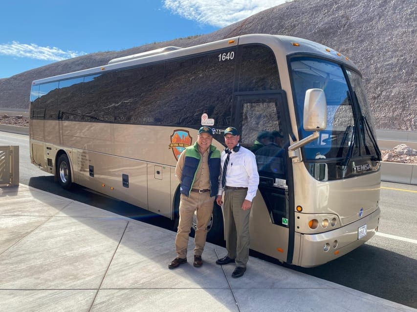 Shuttle between Las Vegas, Bryce, Zion and St George - Image 1
