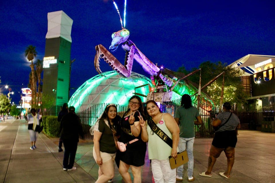 Weird, Wacky Fremont Bar Experience with Cocktails & Photos Gallery Image 3