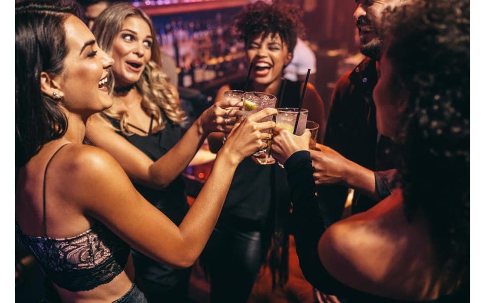 LA: TMZ Hollywood Bar and Club Tour with Onboard DJ Gallery Image 2