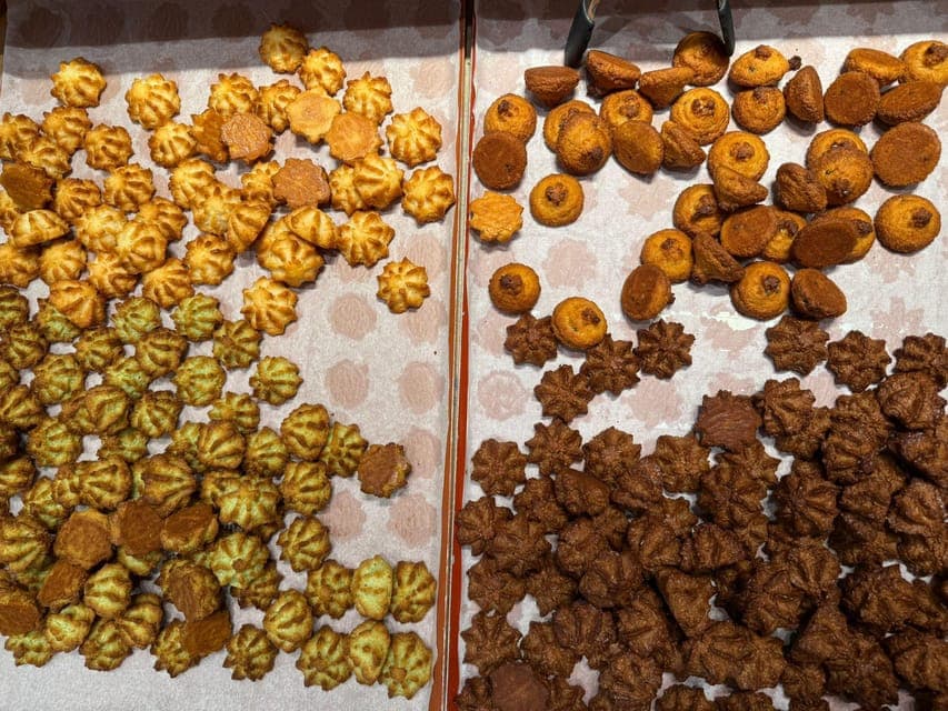 Montmartre Walking Tour with Pastry Tasting Gallery Image 4