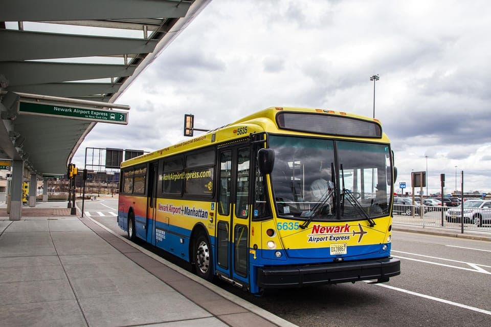 43. Manhattan: Bus Transfer from/to Newark Airport - Image 43