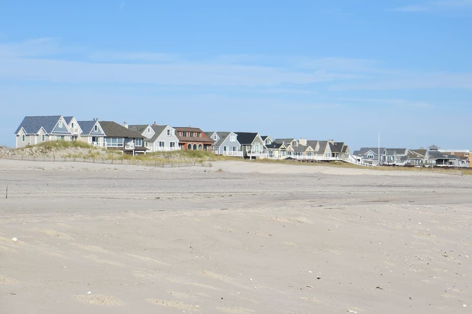 From NYC: Hamptons, Sag Harbor, and Outlet Shopping Day Trip Gallery Image 3