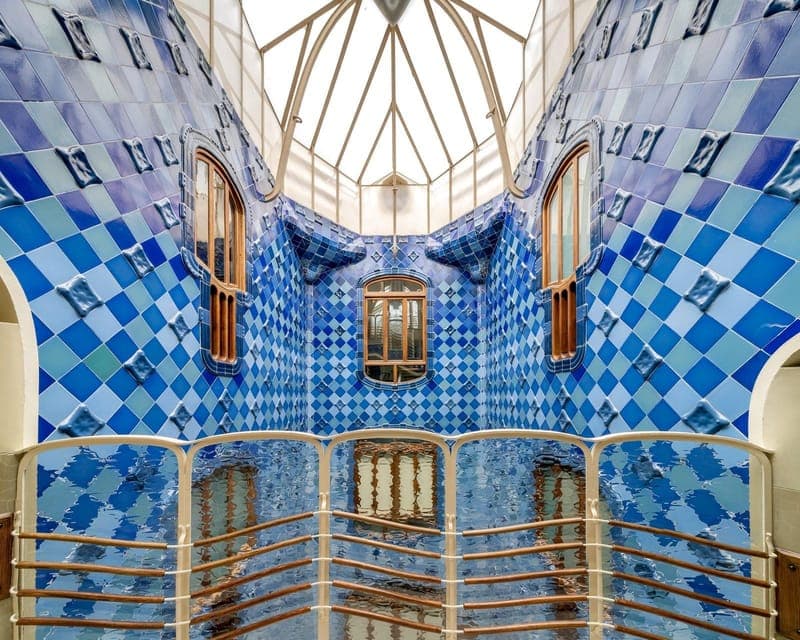 Casa Batlló Tour and Optional White Rabbit Museum Gallery Image 3