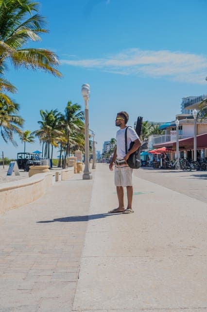 Beach Guitar Lesson Gallery Image 2