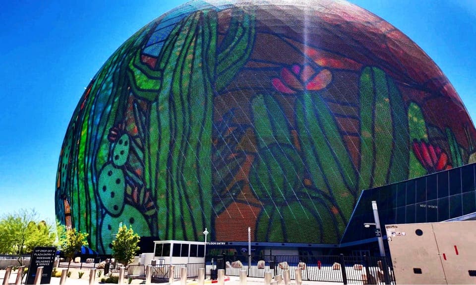 Las Vegas Strip: 90-Minute Sightseeing Tour with Photo Stops Gallery Image 1