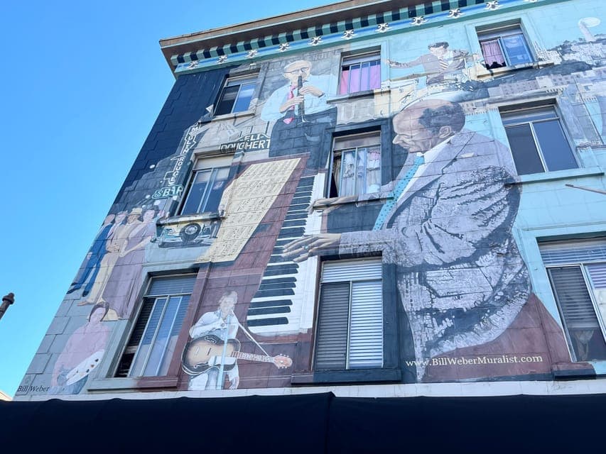 Cirque & the City North Beach Walking Tour Gallery Image 3