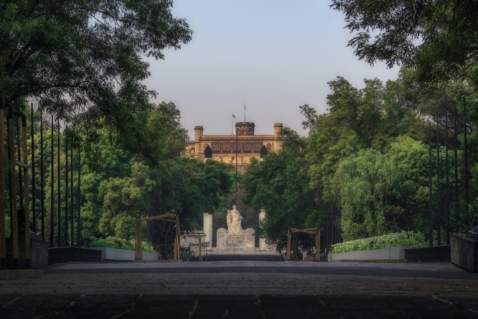 CDMX: Private bicycle tour through the Chapultepec Forest. Gallery Image 1
