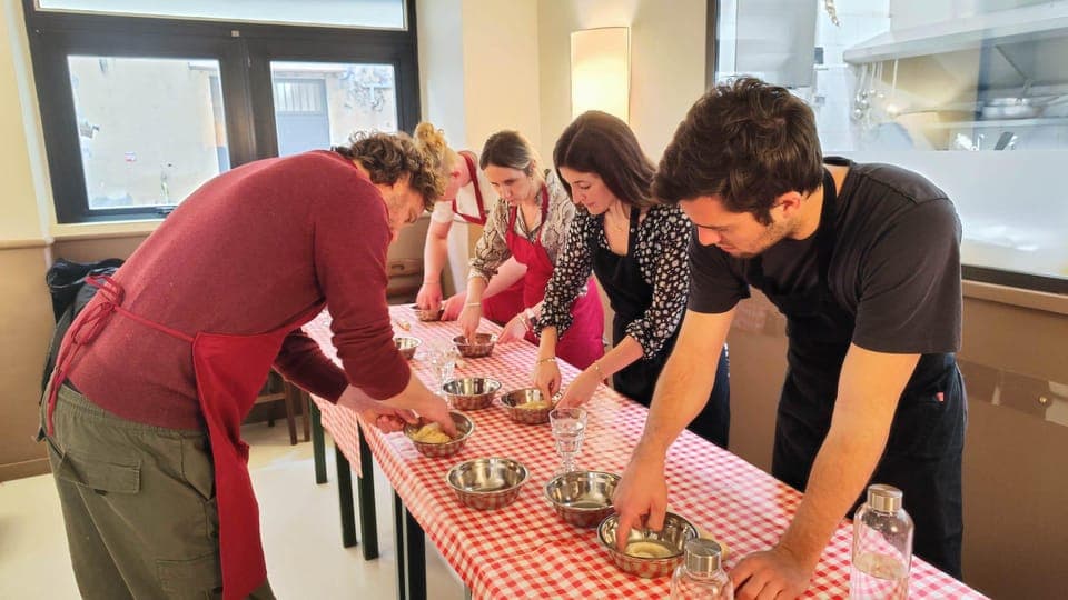 Rome Cooking Class: Handmade Tonnarelli Pasta & Tiramisu - Image 2