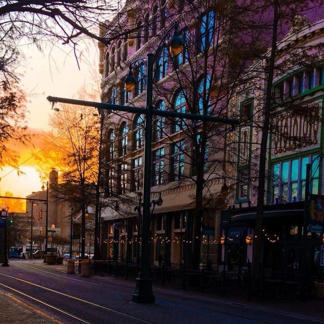 True Crime History Bus Tour Gallery Image 3