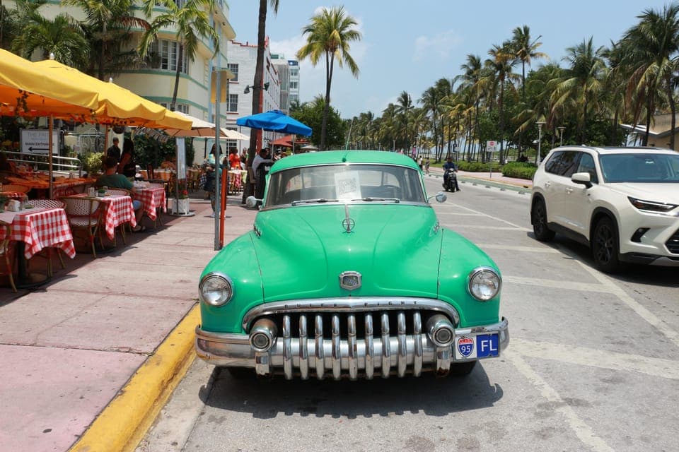 Guided Walking Tour with Public Transportation Gallery Image 2