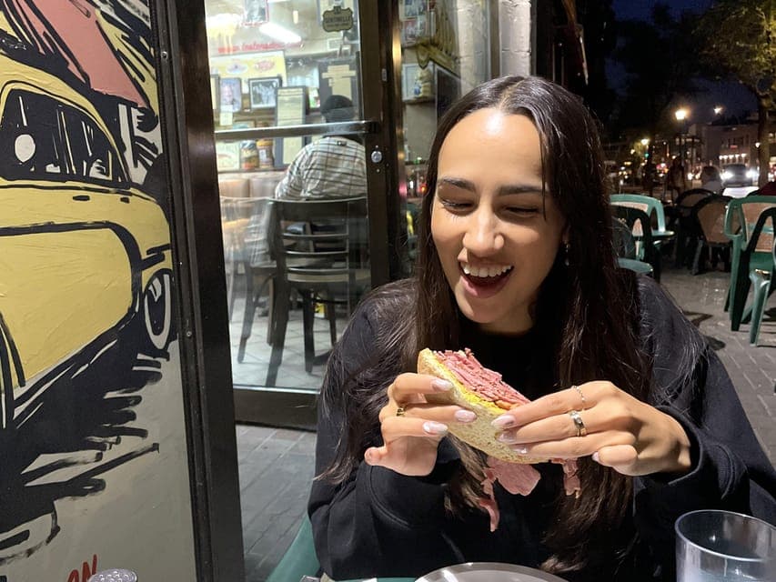 Montréal: Mile End Foodie Tour with Tasting Gallery Image 4