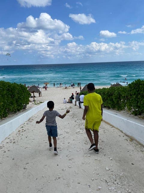 Cancun: Private Shopping Cancun Experience Gallery Image 3