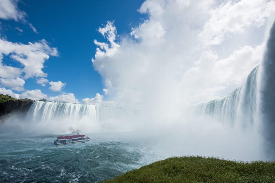 Niagara Falls Scenic Day Tour from Toronto Airport Pickup Gallery Image 2