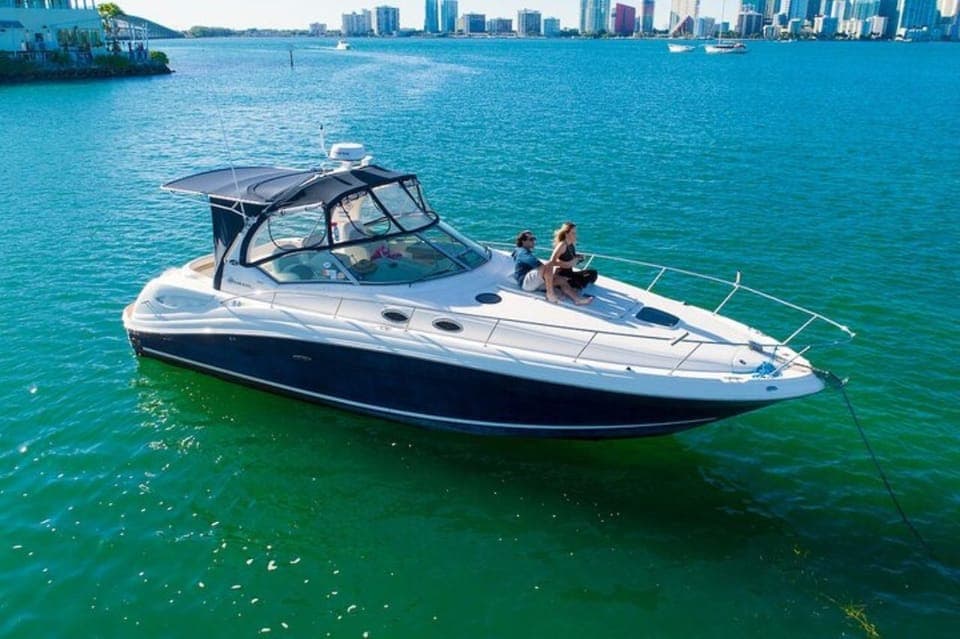 37-Foot Sundancer Boat Rental Gallery Image 2