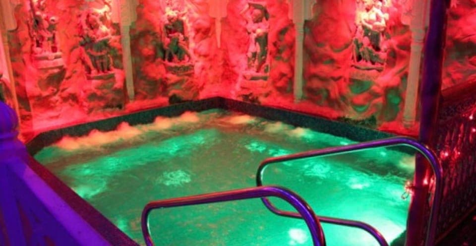 LGBTQ+ night out in Paris: Dinner, Sun City & Raidd Bar Gallery Image 2