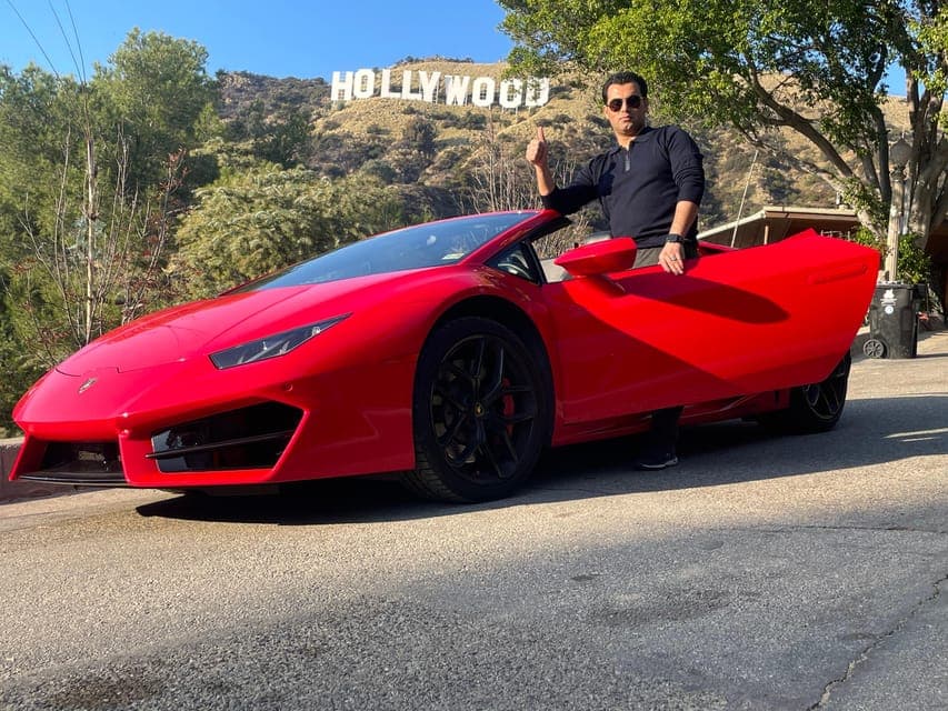 Hollywood Sign 30 Min Lamborghini tour (Drive or Be driven) Gallery Image 1