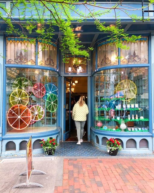 Vintage Shopping and Food Tour Gallery Image 3