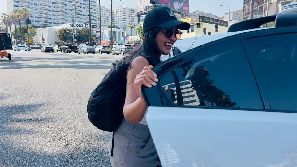 20 Minute Self-Driving Way-Moh Car Experience Gallery Image 2