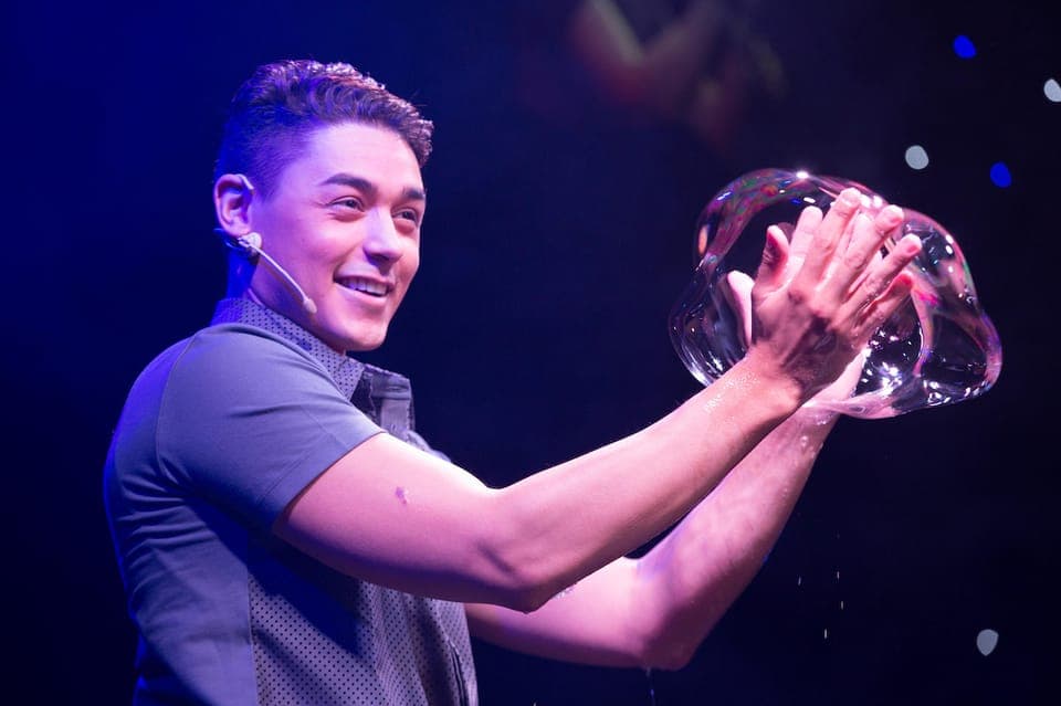 The Gazillion Bubble Show Gallery Image 2
