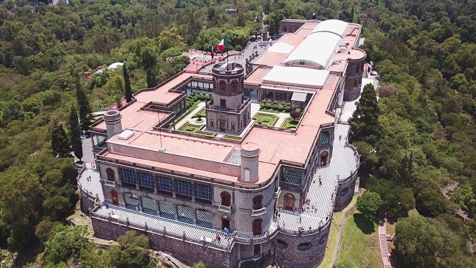 Chapultepec Castle Tour: Explore the Luxurious Chambers Gallery Image 1